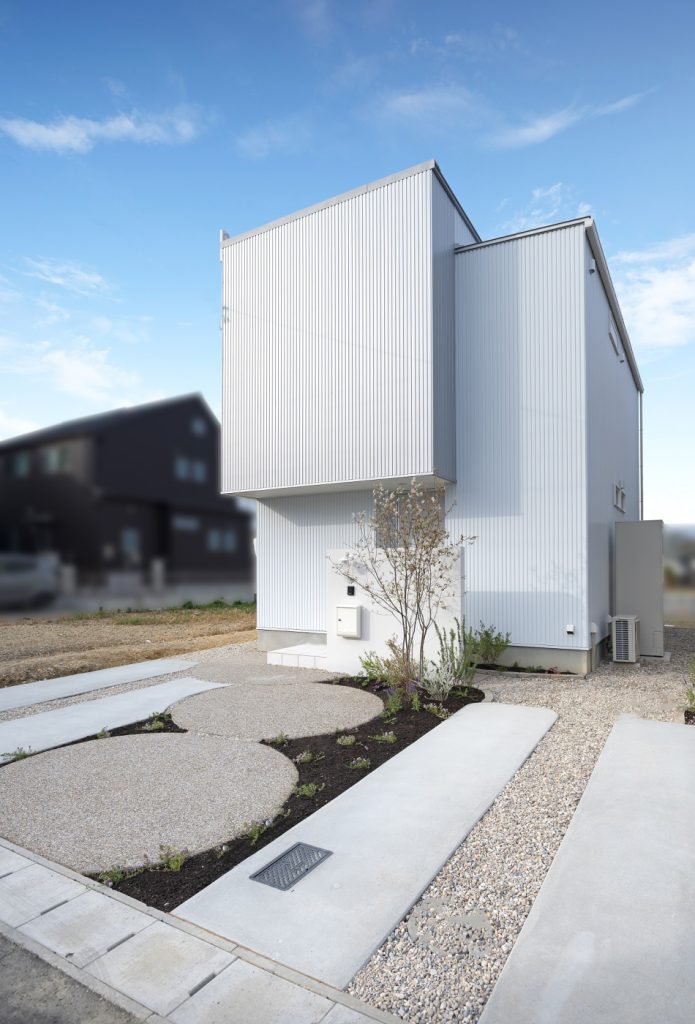 スキップフロアでつなぐ家