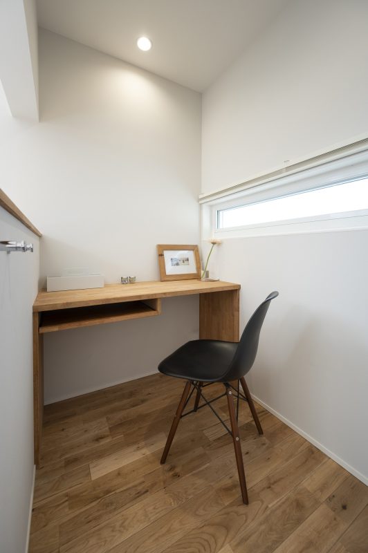 ワークスペースに造作カウンター