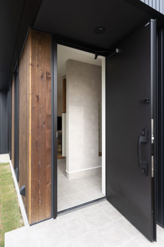 土間に回遊動線のある家