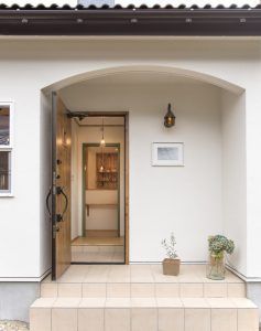 玄関からの景色が素敵なお家