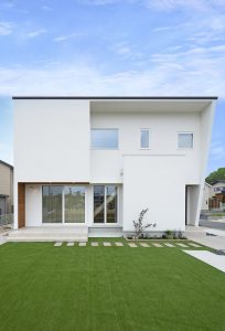 光と人の集う、北欧シンプルな家