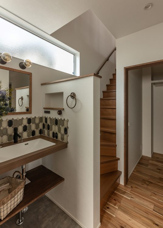 レトロアンティークな洗面