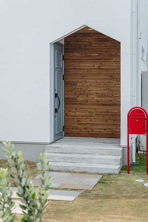 絵本に出てくるような、かわいい三角屋根のお家