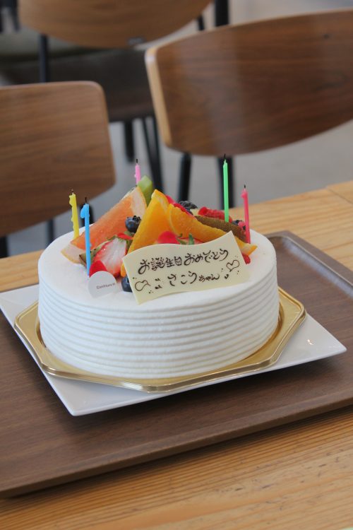 誕生日ケーキ
